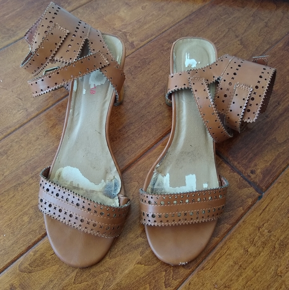 ๐ justfab gold heel tan double ankle strap buckle - Picture 2 of 5